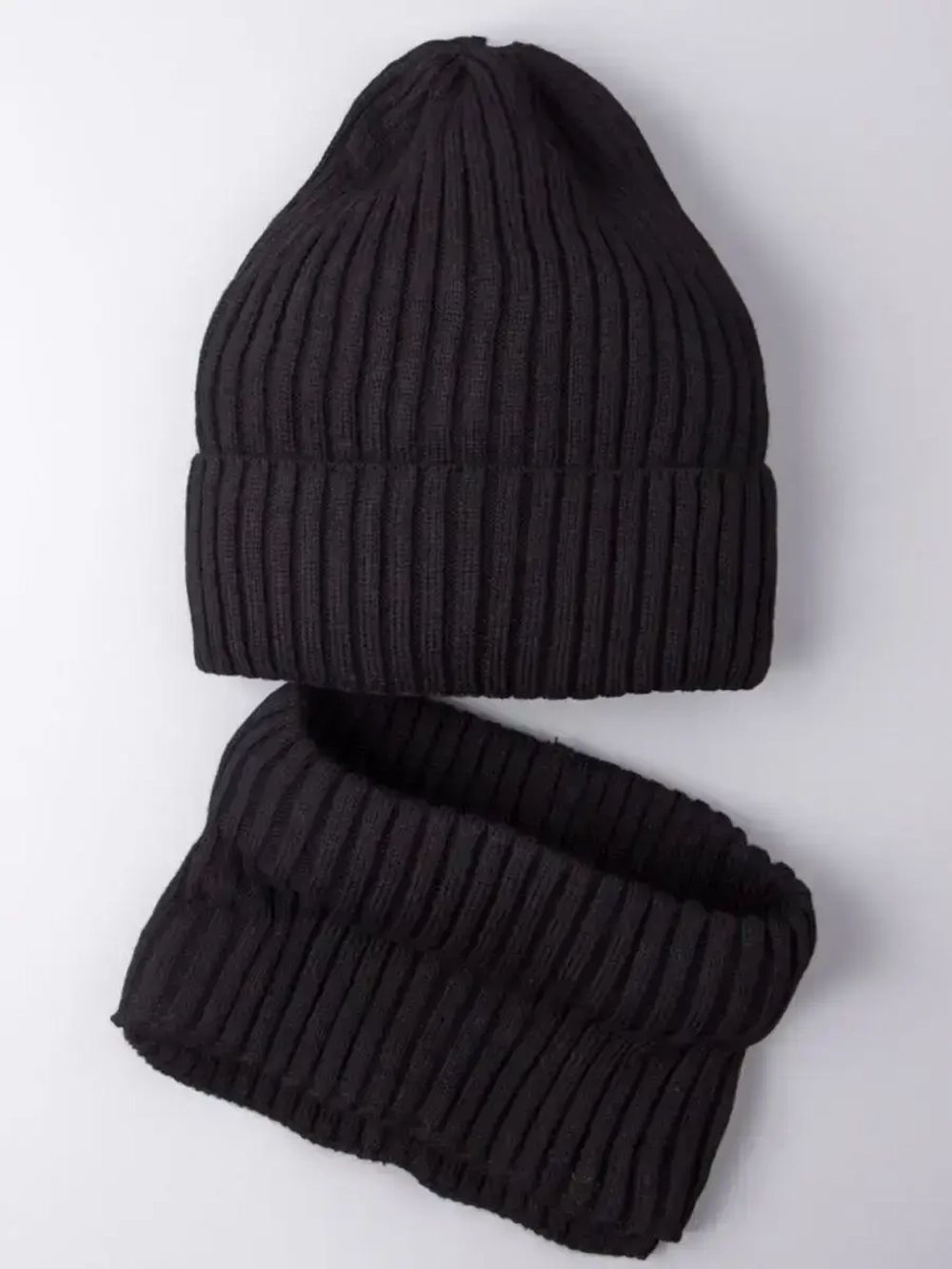 Шапка для мальчика со снудом осенняя