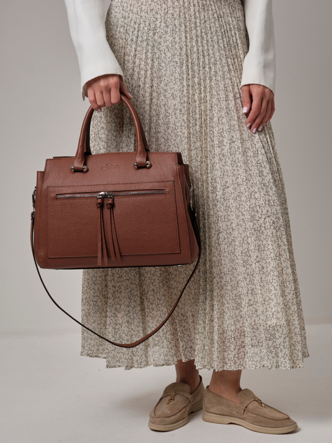 Сумка кожаная на плечо коричневая