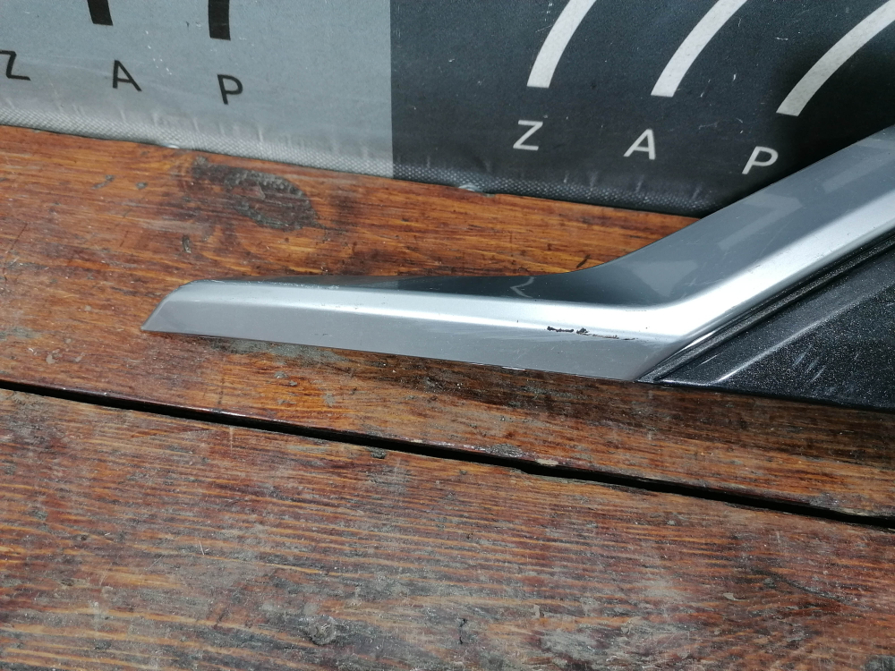 Накладка крышки багажника Toyota RAV4 V (XA50) 18-нв Б/У Оригинал 7680142240