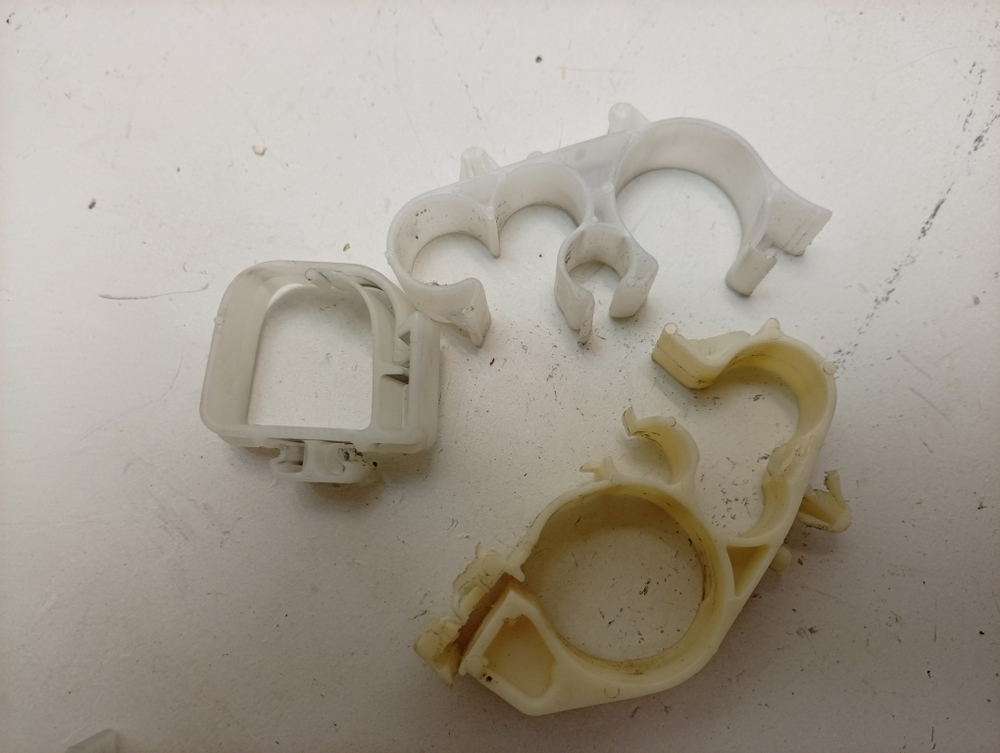 FE925N кт21 Пластиковый крепеж, защёлки и заглушки для стиральной машины Zanussi б/у