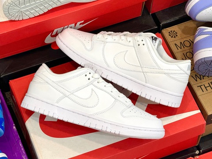 Nike Dunk Low Triple White