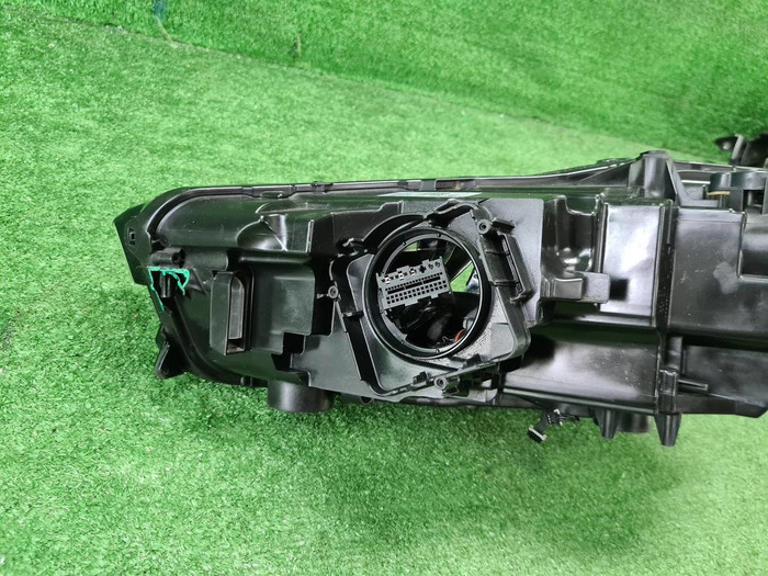 Фара правая Skoda Rapid 2 (2020-н.в.) LED