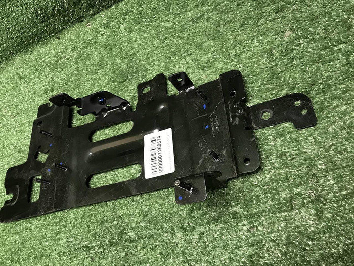 Кронштейн Land-Rover Discovery Sport (2019-н.в.)