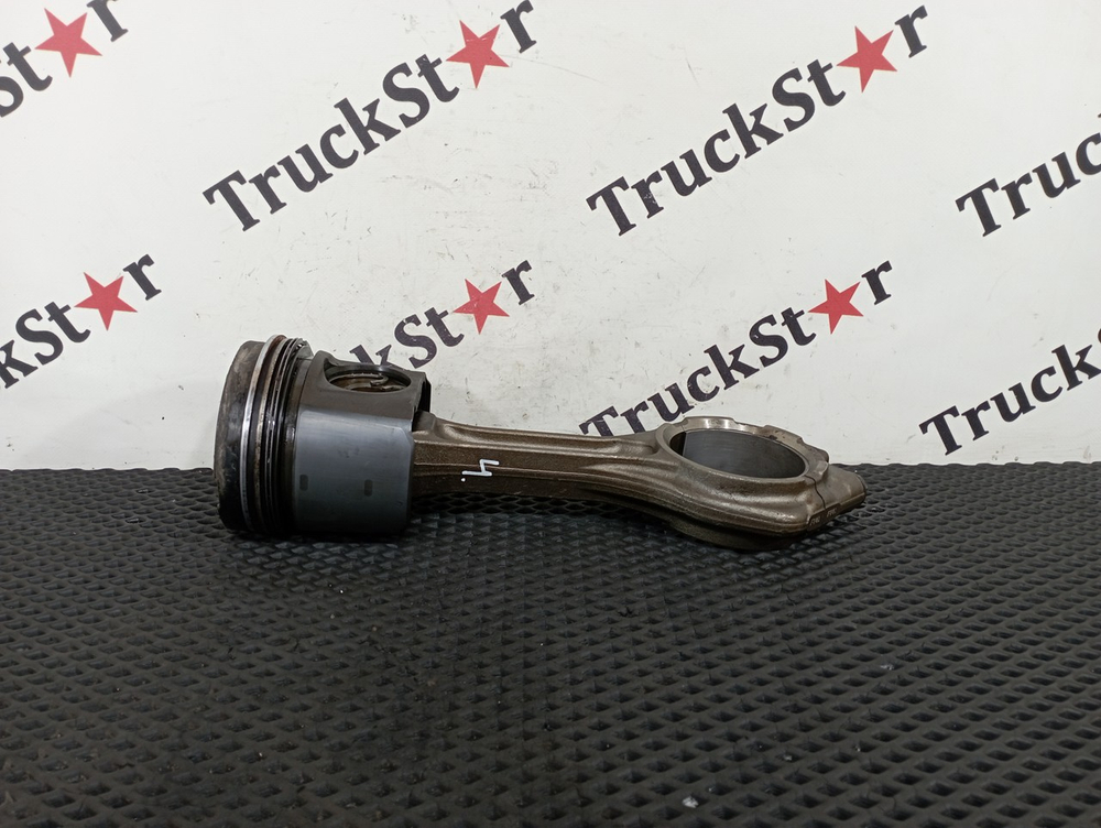 Поршень с шатуном