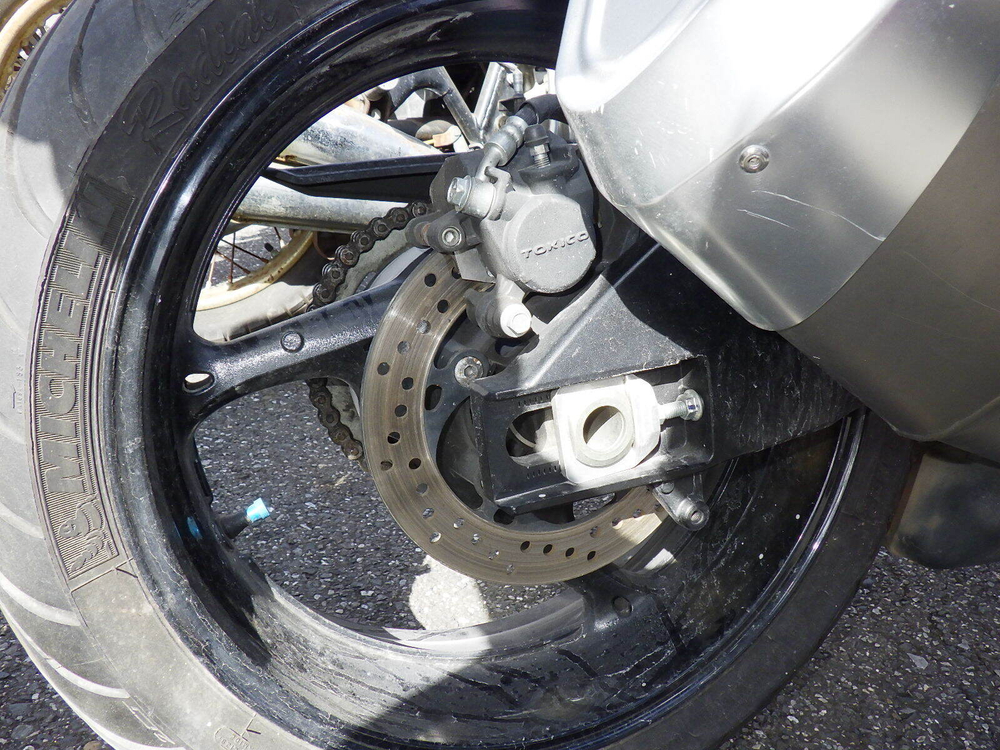 Suzuki GSX-R600 JS1GN7EA7A2100235