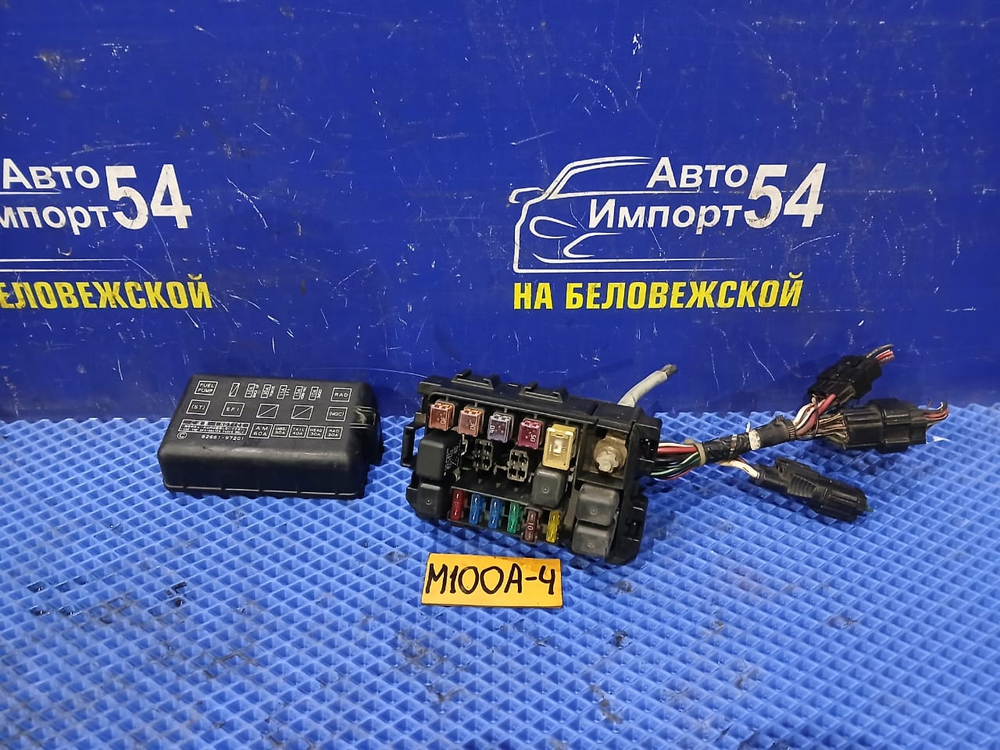 Блок предохранителей подкапотный TOYOTA DUET 1998-2000