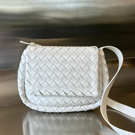 Bottega Veneta Small Cobble Messenger 27 cm