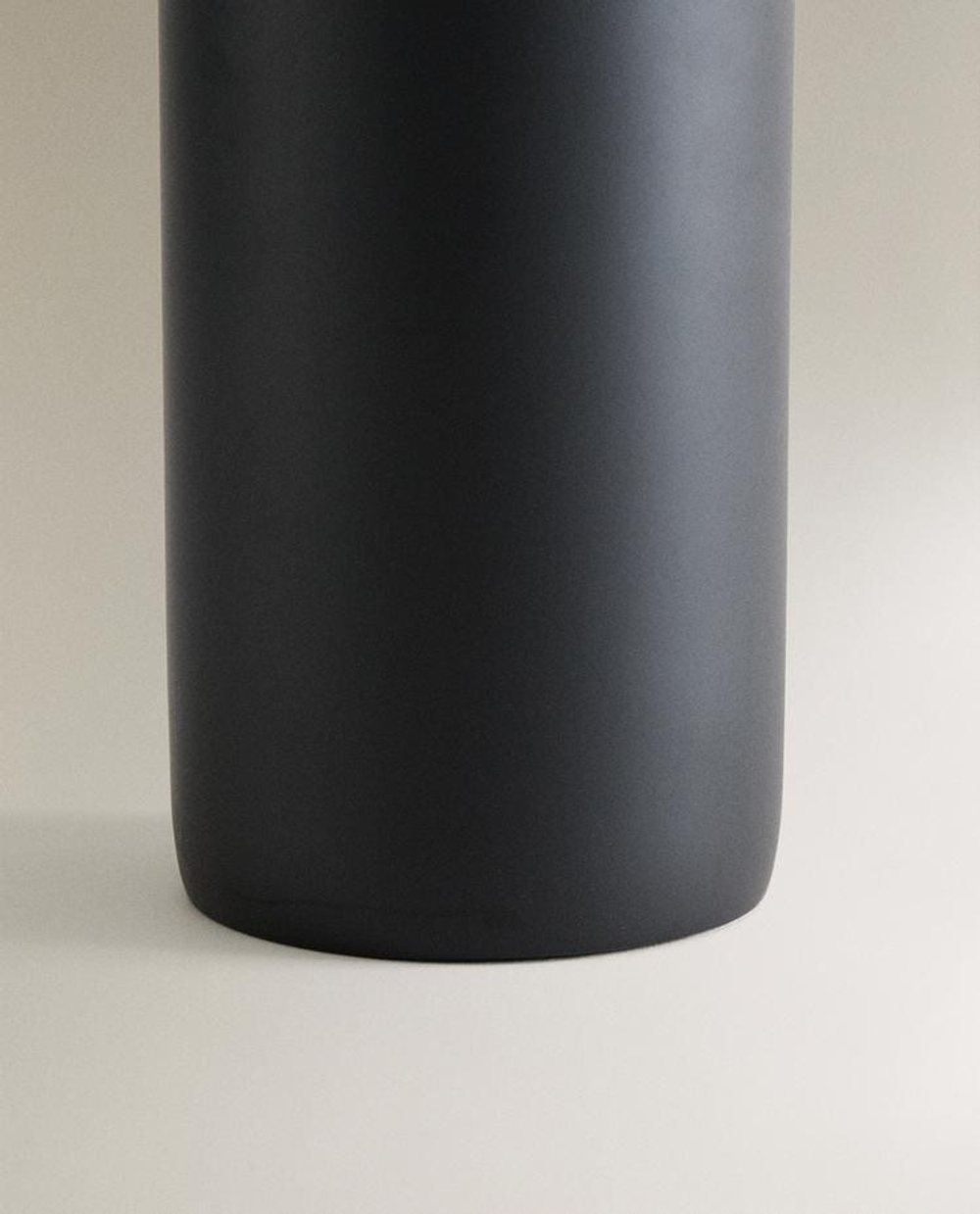 ZARA HOME ДОЗАТОР МЫЛА ИЗ СМОЛЫ, ЧЕРНЫЙ