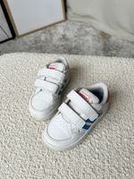 Кроссовки Adidas, 23