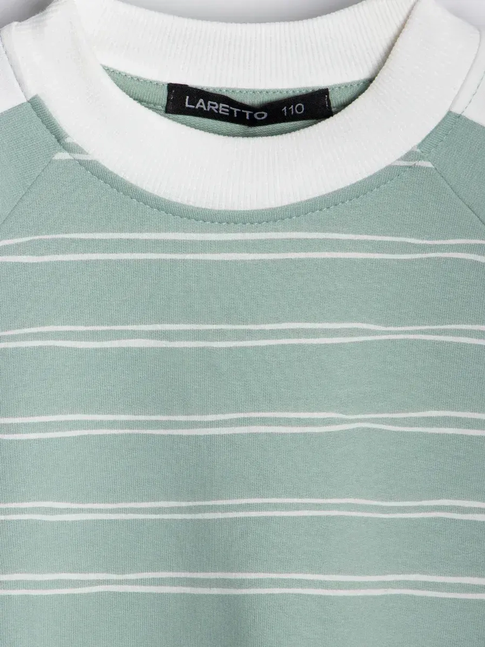 Зеленый свитшот для девочки в школу