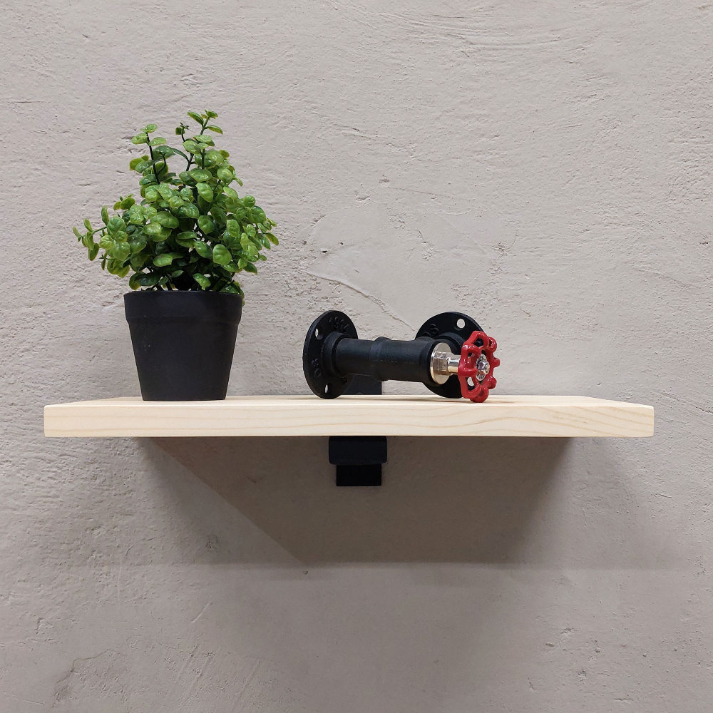 Настенные полки из натурального дерева в стиле Лофт