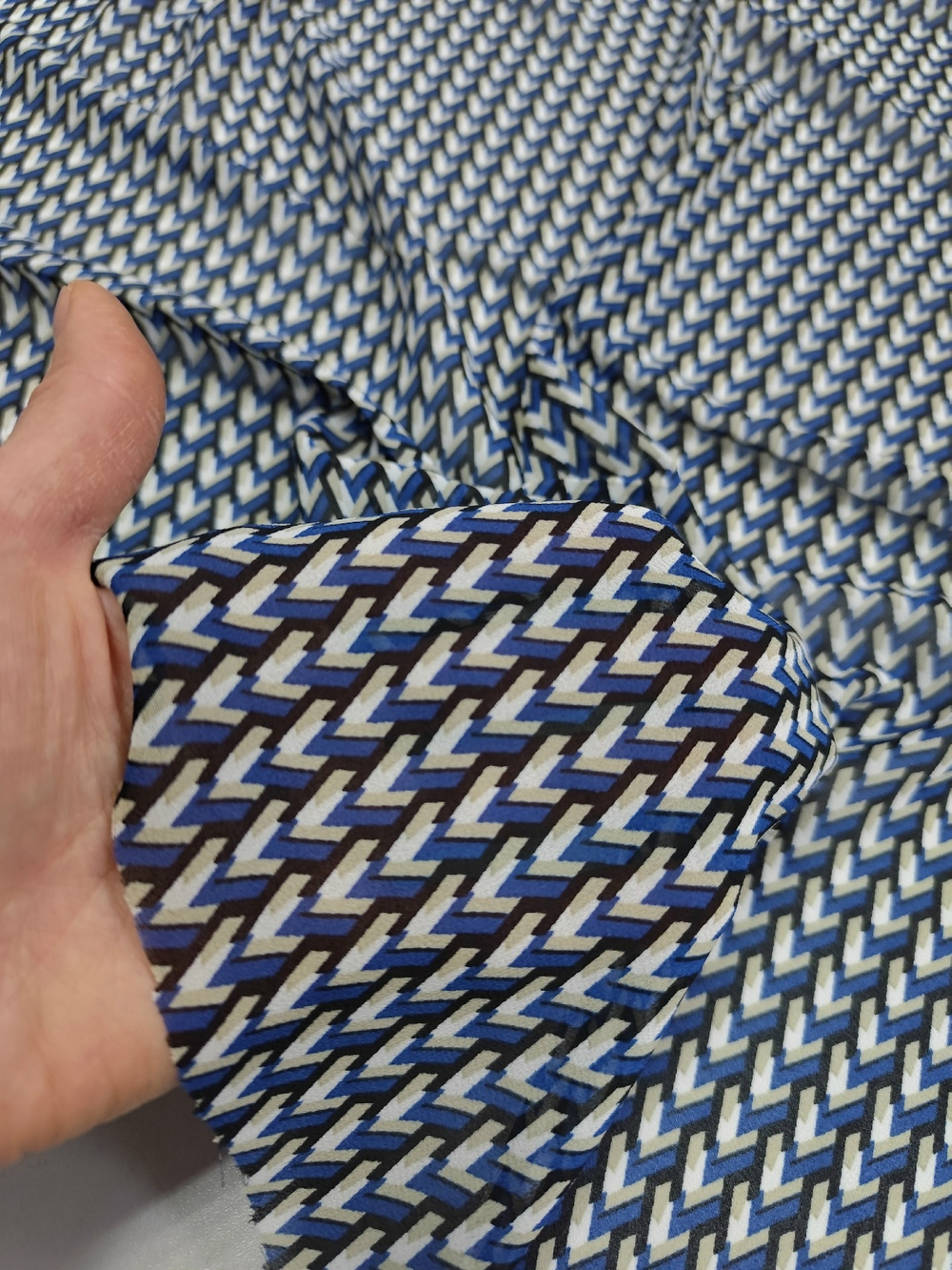 Шифон/ Черно-синяя геометрия