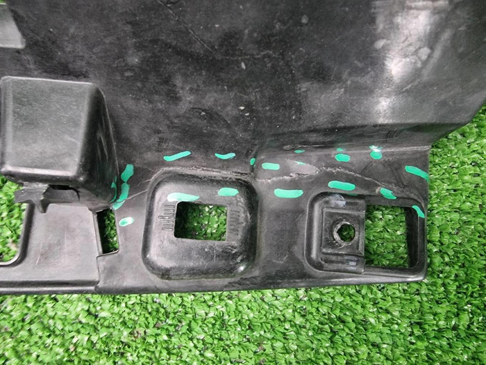 Кронштейн переднего бампера Voyah Dream (21-нв)