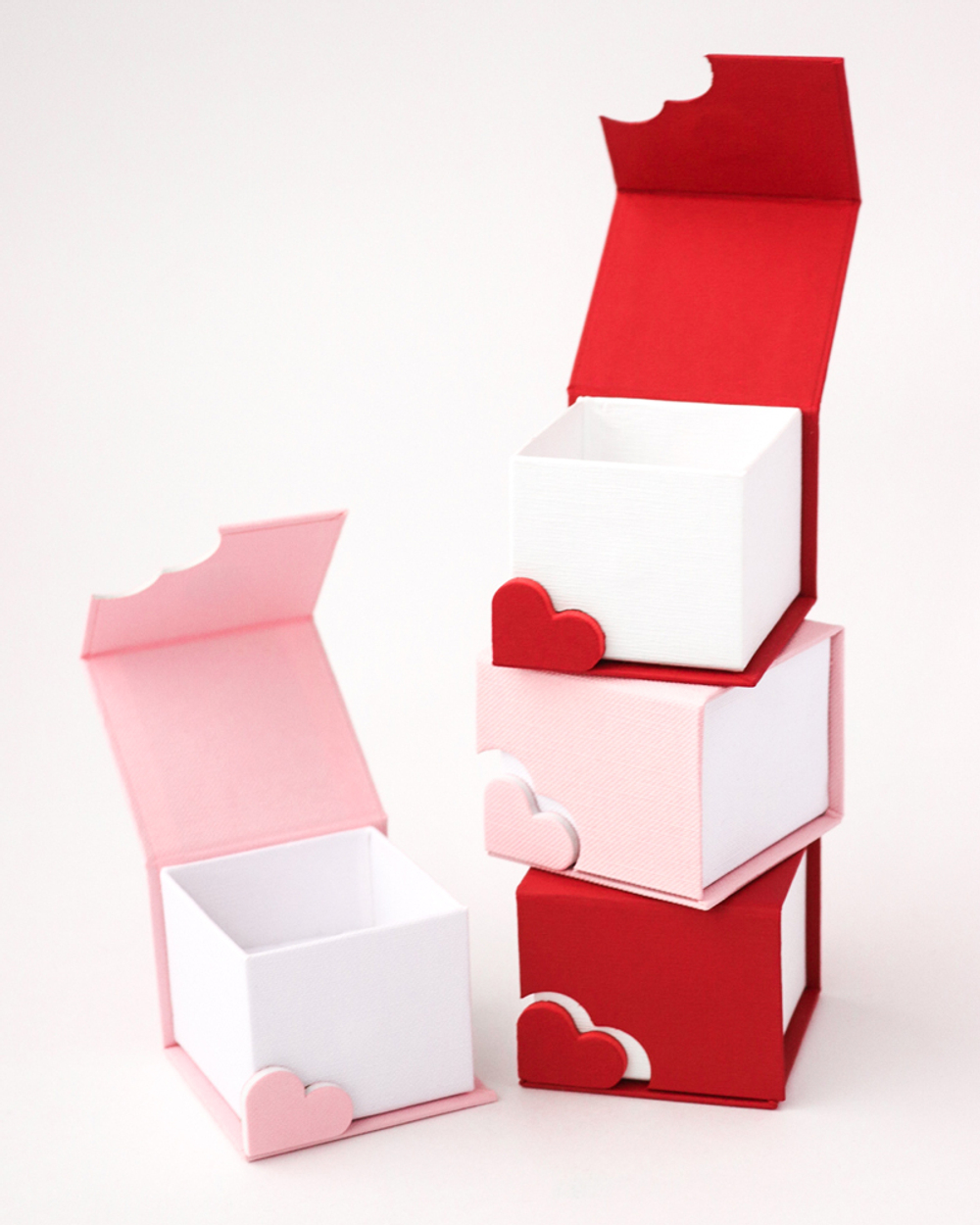 Картонный футляр «Любовь» под сувенирный значок