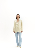 Молочный кожаный пиджак