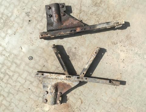 Кронштейн замок велоотбойника на будке МАН ТГА 81.41673.6205 б.у.