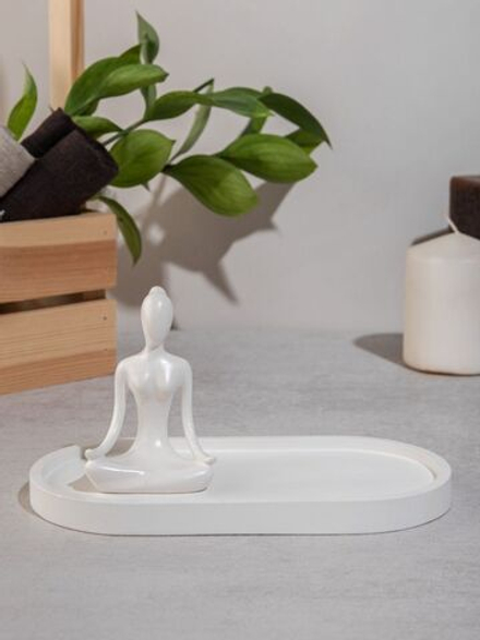 Статуэтка Йогиня на подносе