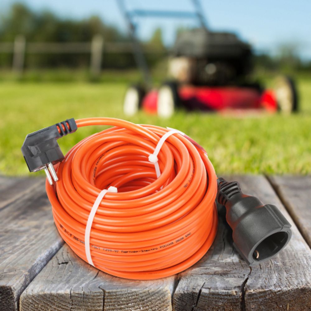 Удлинитель силовой ЭРА UPx-1e-3x1.5-20m в бухте c заземлением 1 розетка 20м ПВС 3х1.5мм2 | Силовые удлинители