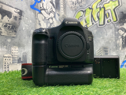 Canon EOS 5D + Canon BG-E4