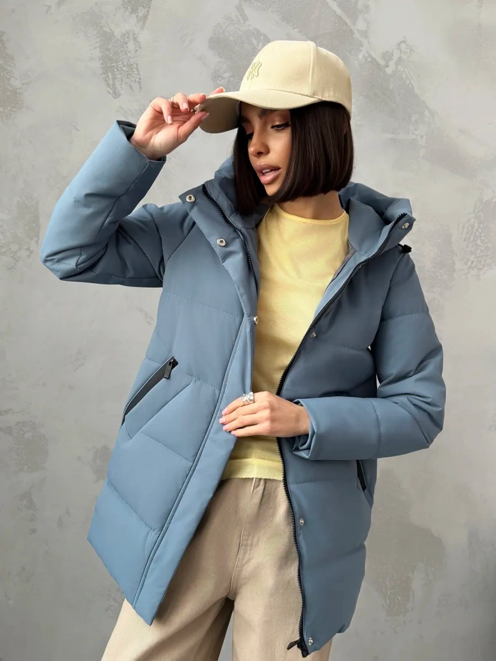 Куртка демисезонная удлиненная с капюшоном