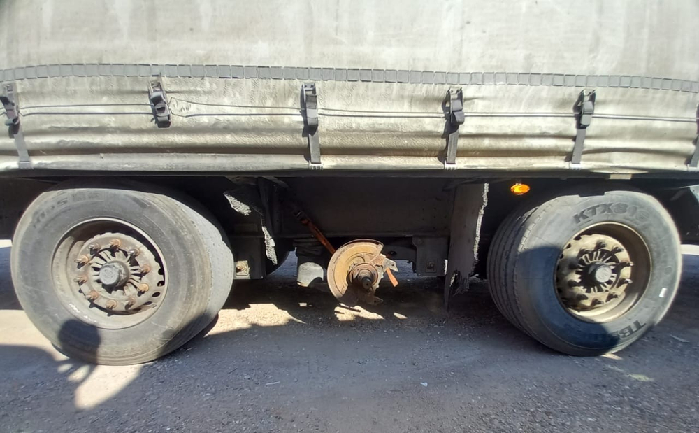 Kassbohrer MAXIMA Полуприцеп шторный MAXIMA