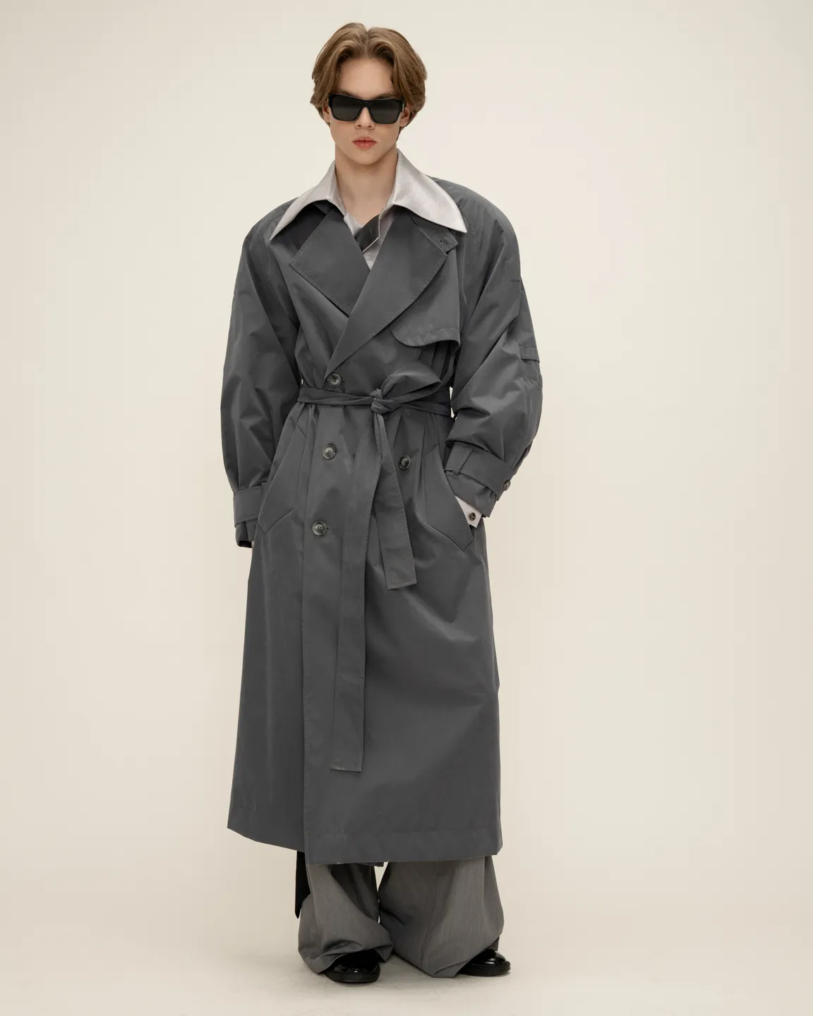 Серый тренч 