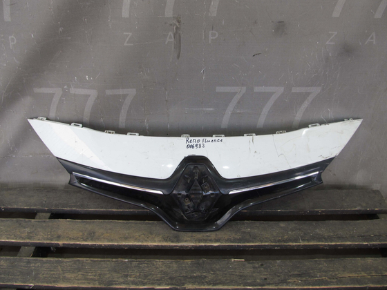 Решетка радиатора Renault  Fluence 1 09-17 Б/У Оригинал 623108841R