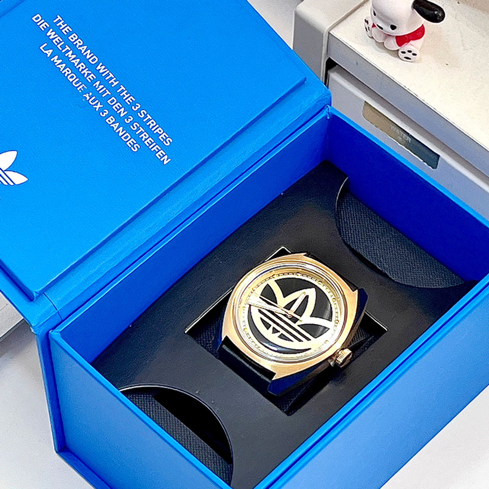 Adidas Originals Wrist Watch Quartz Movement Leather Strap Black Dial Unisex