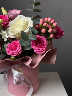 Цветы в коробке «Тасним»