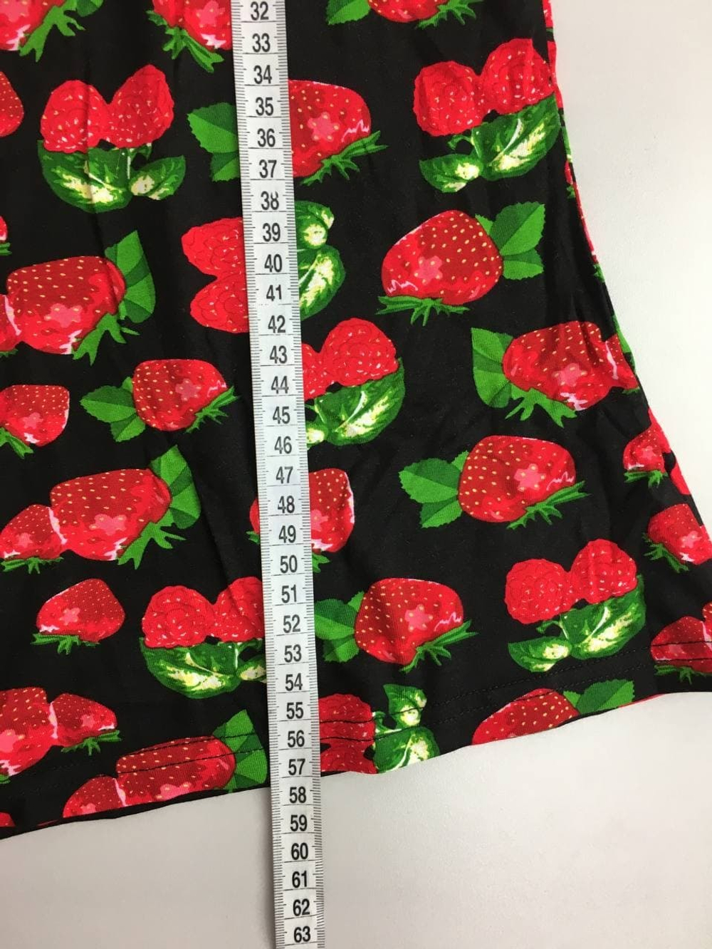 Футболка Pezzo с принтом клубники 42 размер, новая