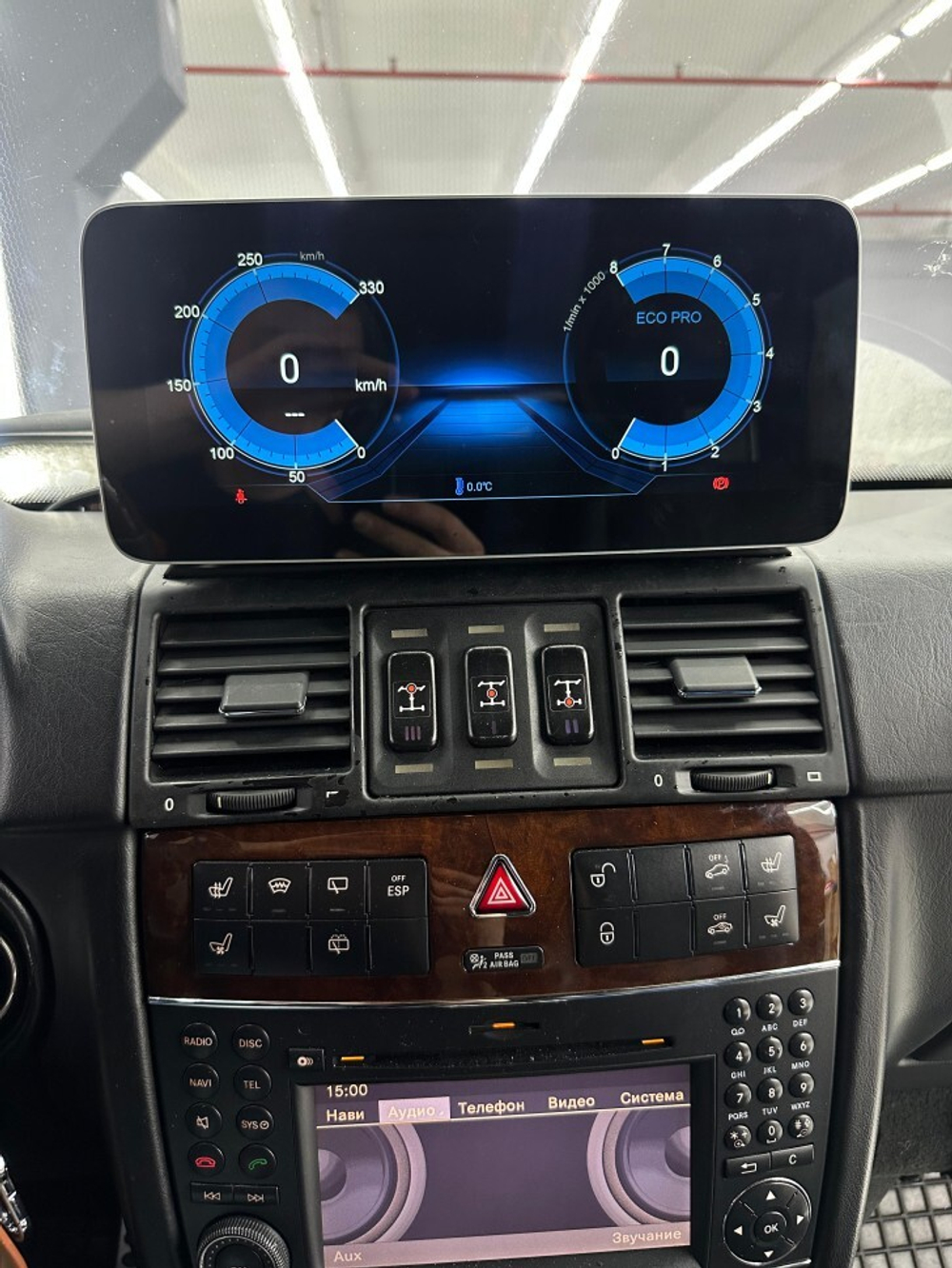 Магнитола для Mercedes-Benz G-класс 2006-2012 NTG 3.5 (поддержка Harman/Kardon) - Radiola RDL-7707 монитор 10.25" на Android 13, 8Гб+128Гб, CarPlay, 4G SIM-слот