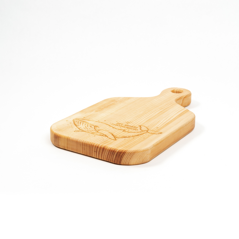 Доска разделочная из древесины сибирского кедра с гравировкой "Нет ничего невозможного". RD76