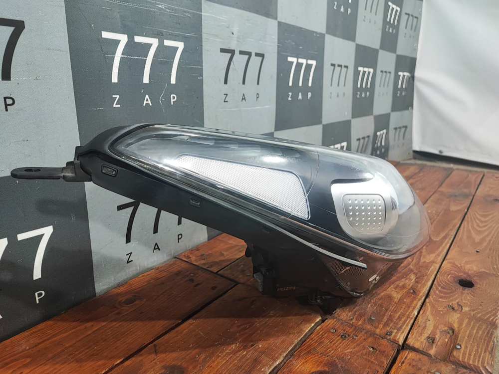 Фара правая галоген Kia Sportage 4 (QL) 16-18 Б/У Оригинал 92102F1010