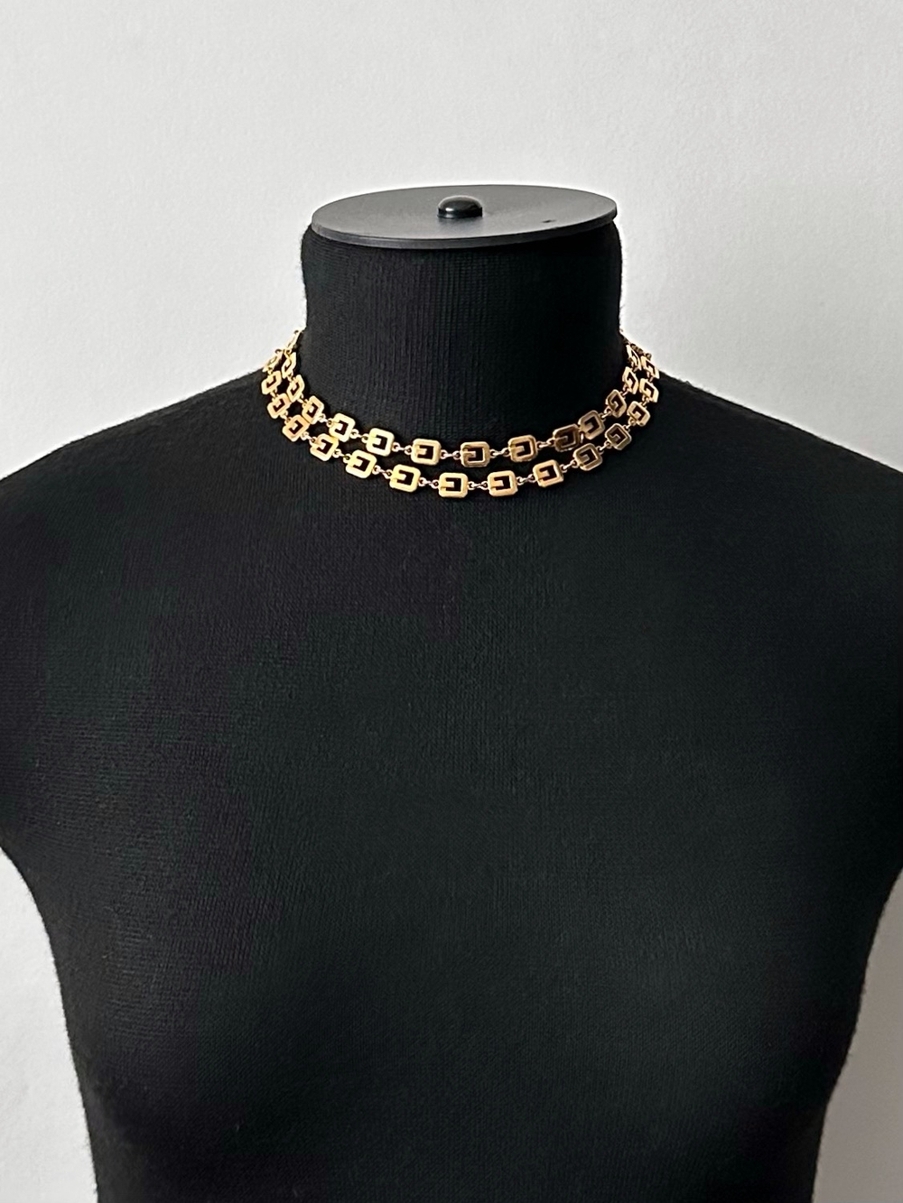 Цепь лого Givenchy