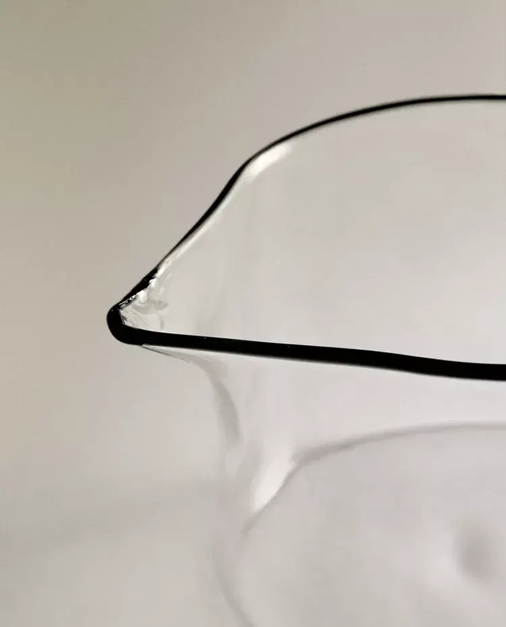 ZARA HOME МЕРНЫЙ СТАКАН ИЗ ТЕРМОСТОЙКОГО СТЕКЛА, ЧЕРНЫЙ