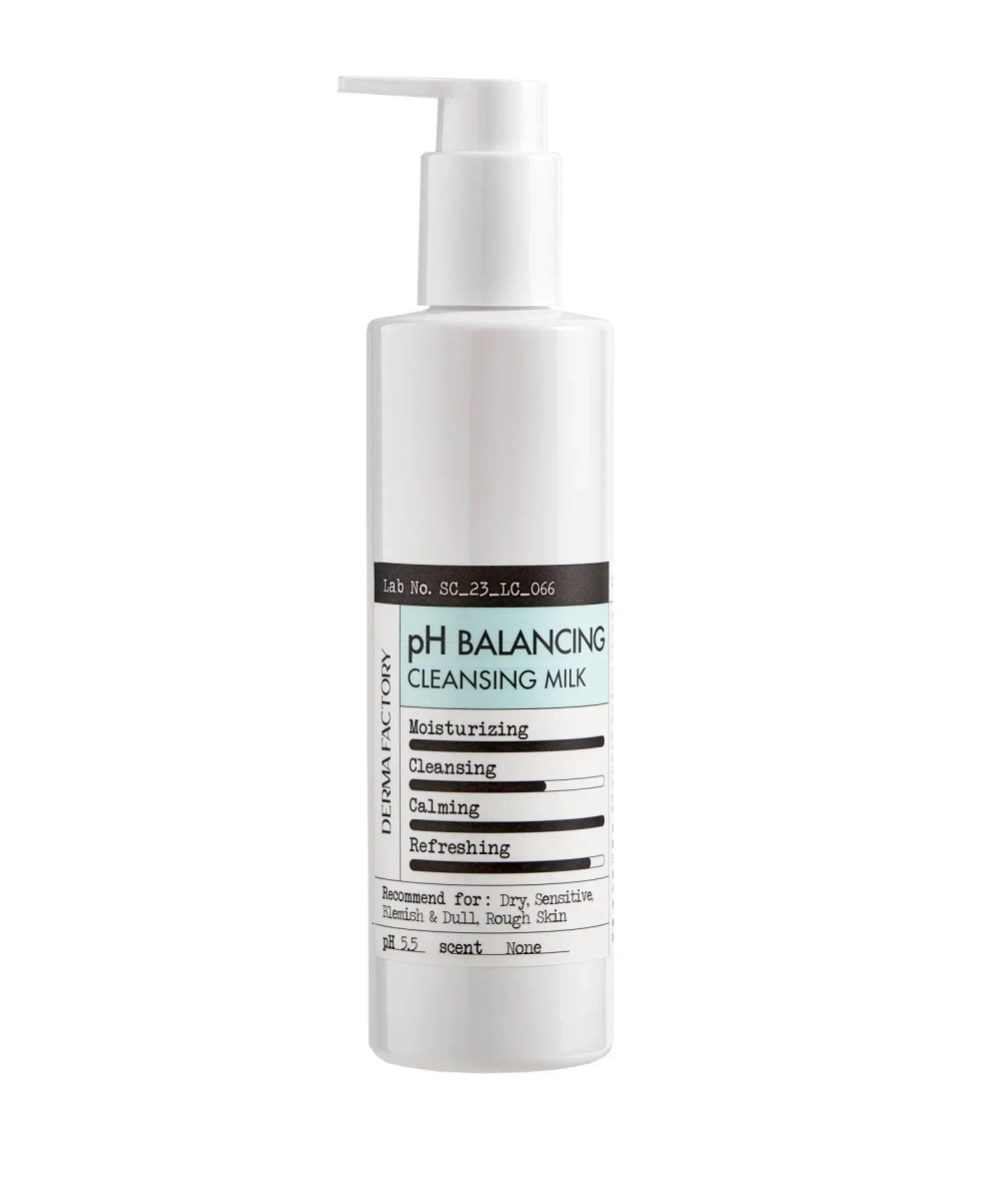 Балансирующее молочко для снятия макияжа с пантенолом Derma Factory PH Balancing Cleansing Milk 240 мл.