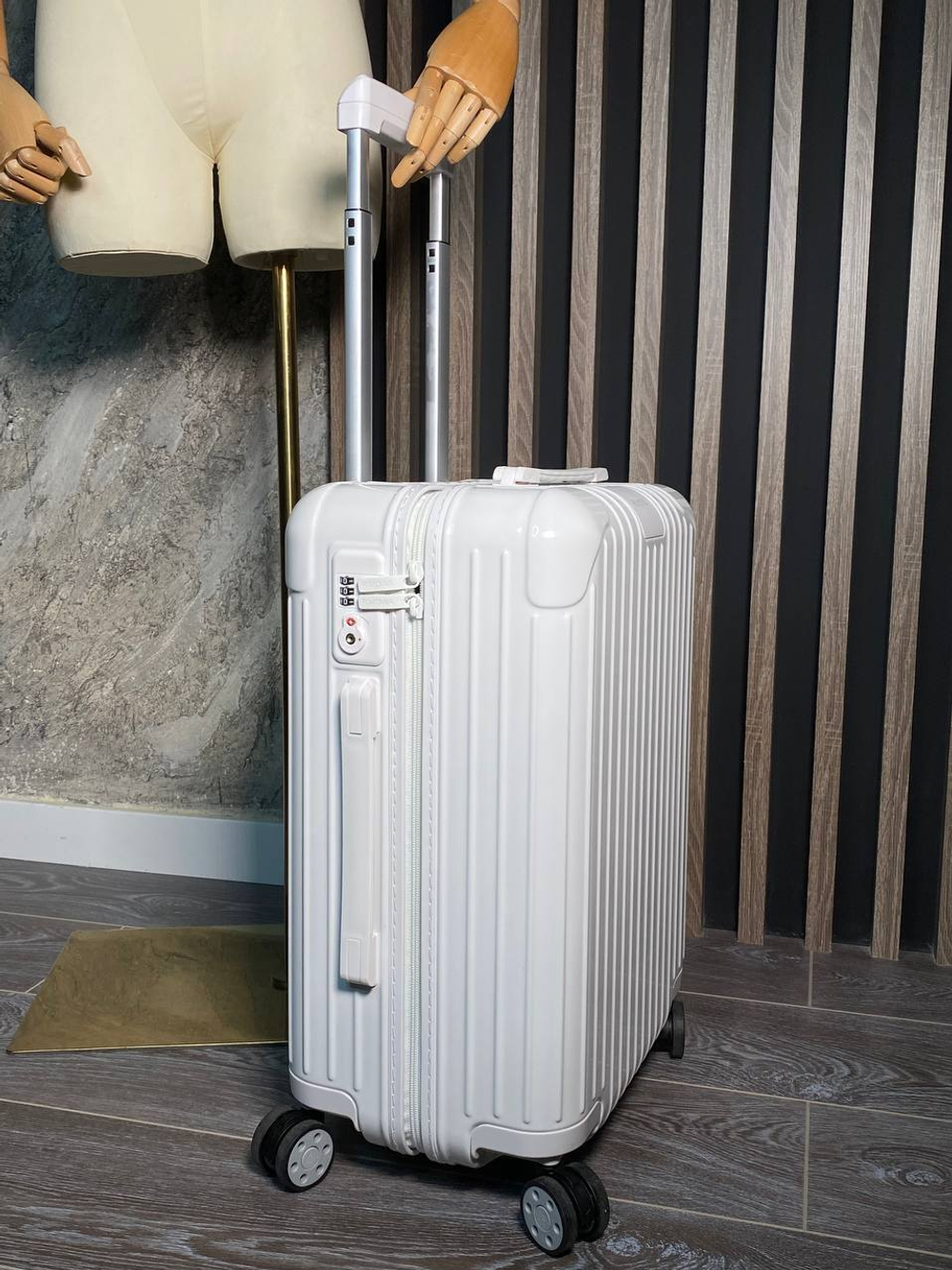 Чемодан Rimowa