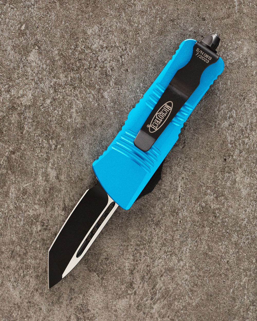 Автоматический складной нож Microtech Mini Troodon Black Tanto 240-1BL (голубой) фронталка/выкидуха