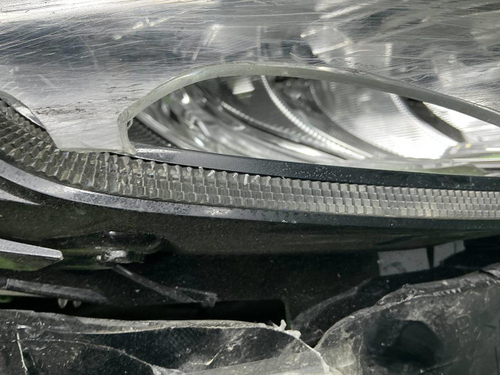 Битая Фара правая Geely Atlas Pro (2021-2025) LED