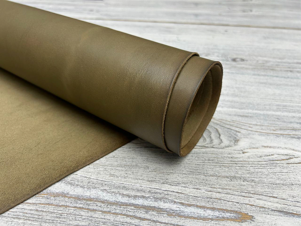 натуральная кожа оливкового цвета