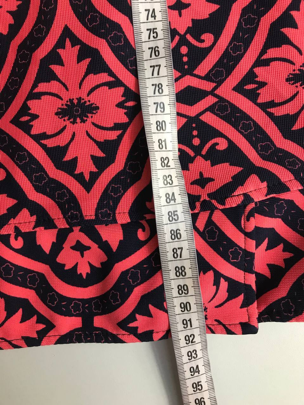 Платье контрастное, визуально на 44 размер