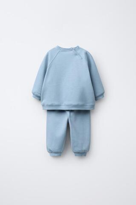 ZARA КОМПЛЕКТ ИЗ ТОЛСТОВКИ И БРЮК-ДЖОГГЕРОВ, ГОЛУБОЙ