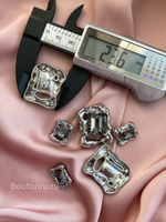 Пуговицы прямоугольные в серебре с камнем мятый металл