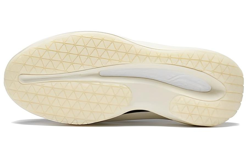 Li-Ning Cloud Travel Fluffy
