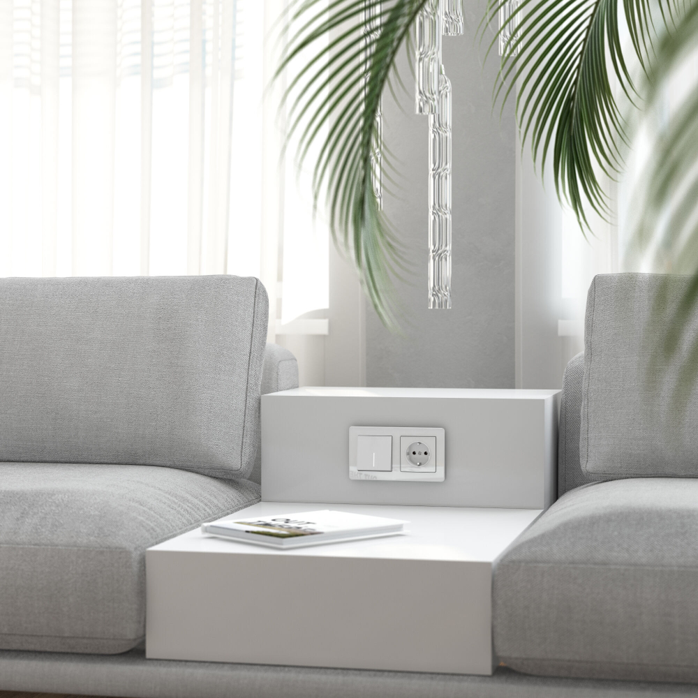 Розетка с заземлением (белый акрил)