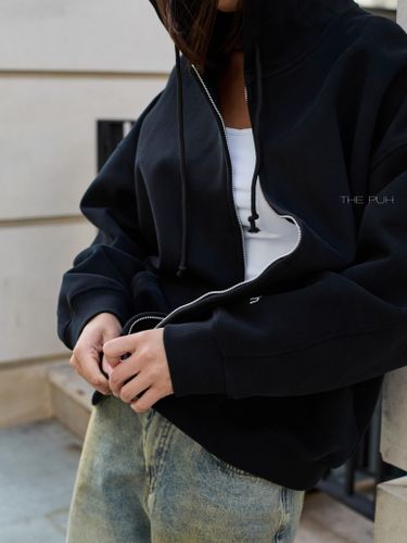 Худи на молнии в черном цвете