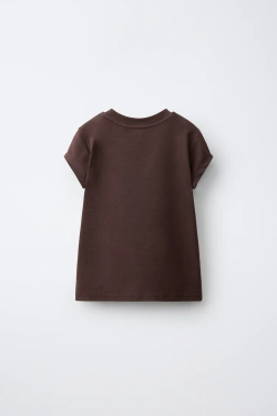 ZARA ФУТБОЛКА С КАМУФЛЯЖНОЙ НАШИВКОЙ, КОРИЧНЕВЫЙ