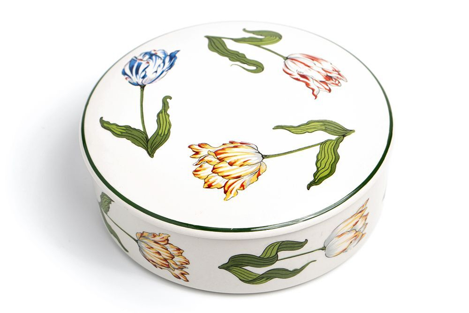 Фарфоровая шкатулка с изображением тюльпанов
