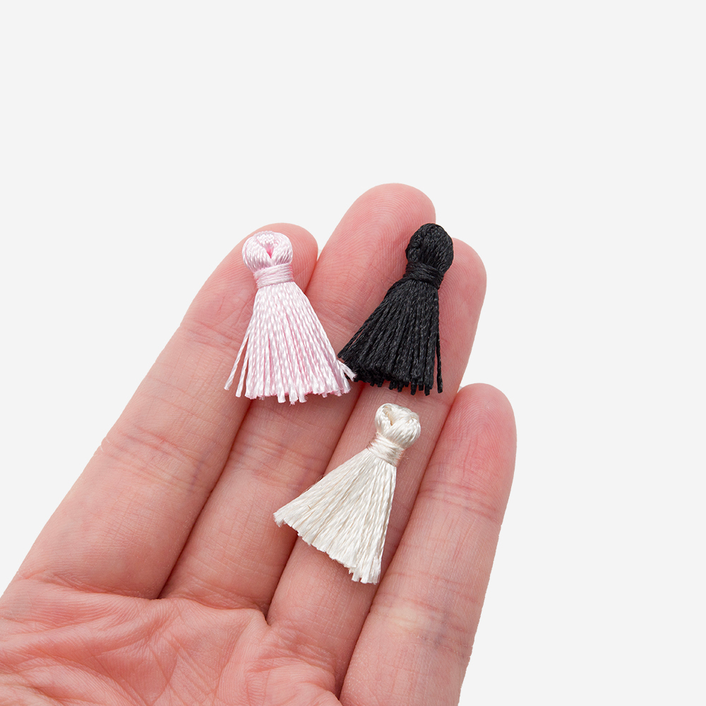 Кисточка декоративная, оттенок "Черный", 24*5мм, нейлон