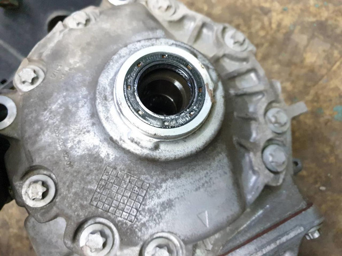 Редуктор передний Mercedes C w205 (2014-2023)